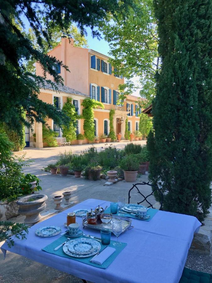Hotel Bastide du régent Le Thor Exterior foto
